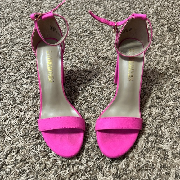 Pink heels - Picture 1 of 4
